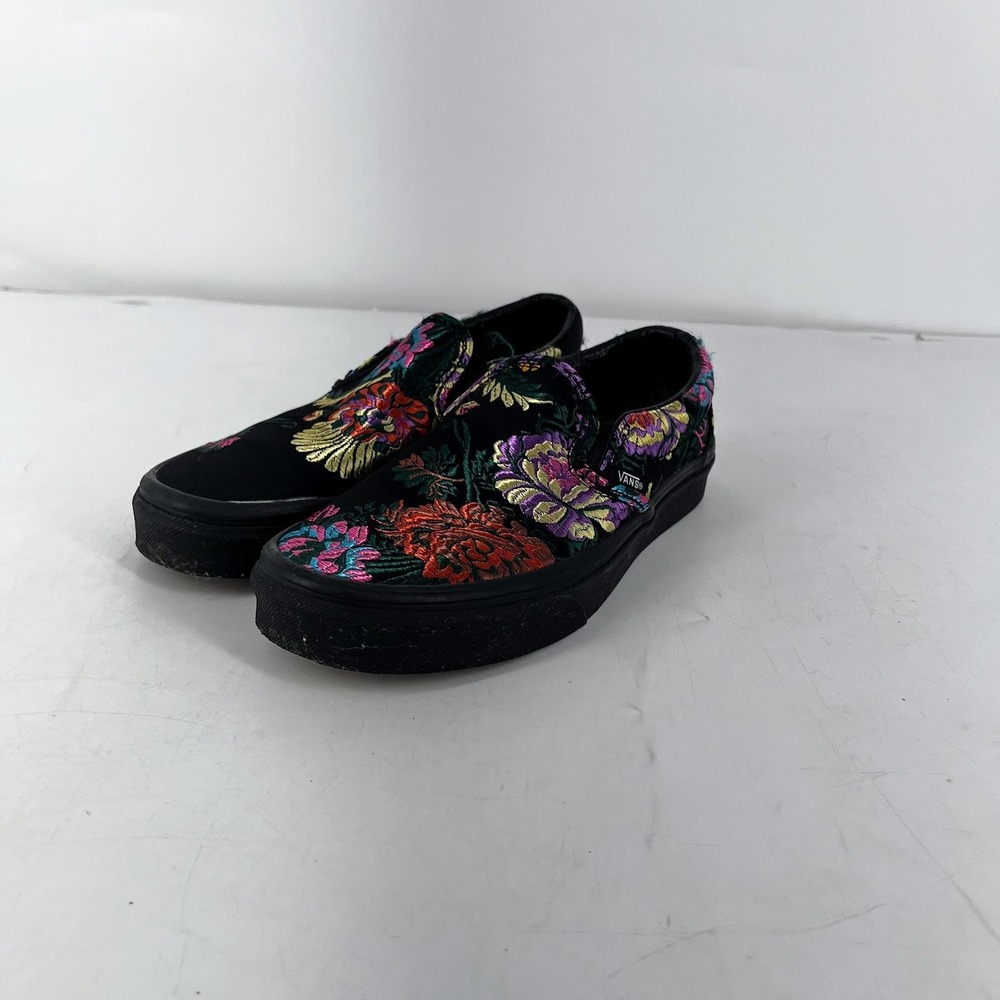 Vans Classic Slip-On Black Floral Embroidery Sneakers Size Womens 7 Mens 5.5